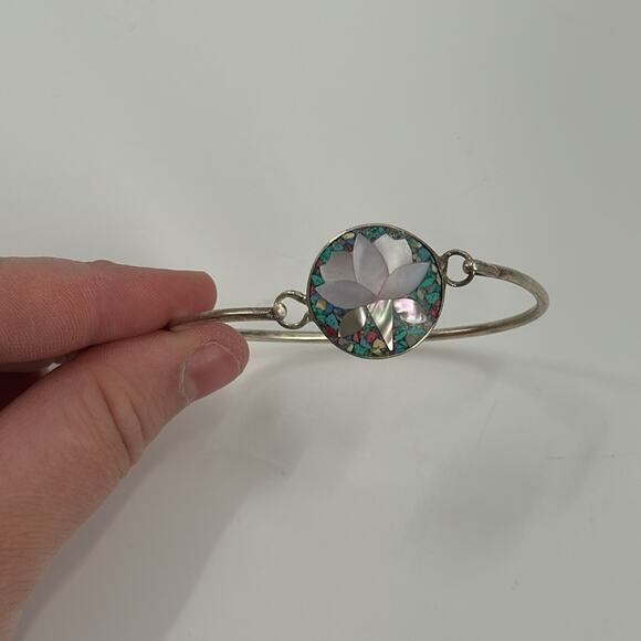 Sterling silver mother of pearl flower bracelet - Picture 3 of 5